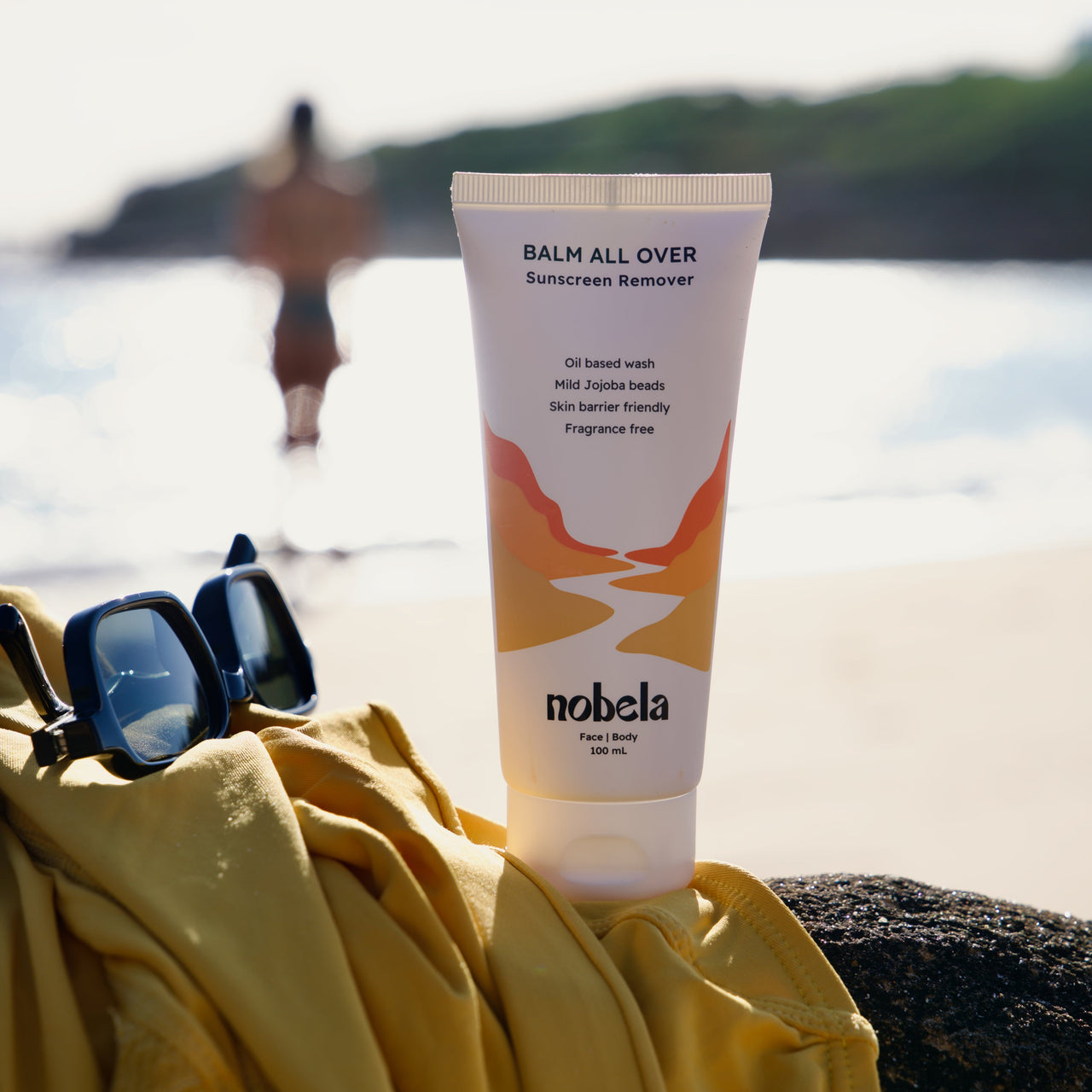 Oil cleanser in balm consistency made to remove sunscreen, make-up and other oily products on your skin to avoid build-up and clogging pores.